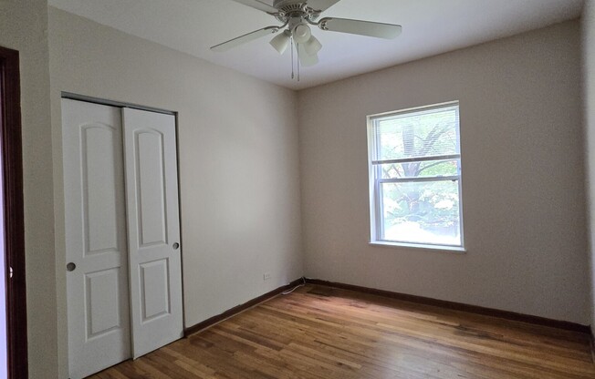 3159 W ARGYLE