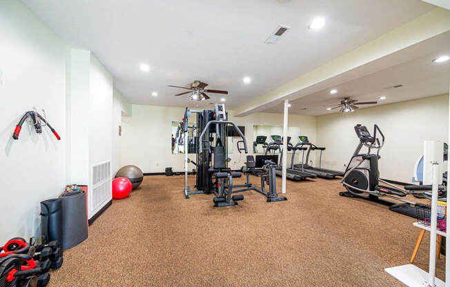 the gym at the preserve apartments