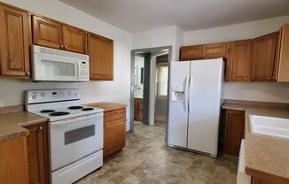 2 beds, 1 bath, $1,050, Unit Unit A