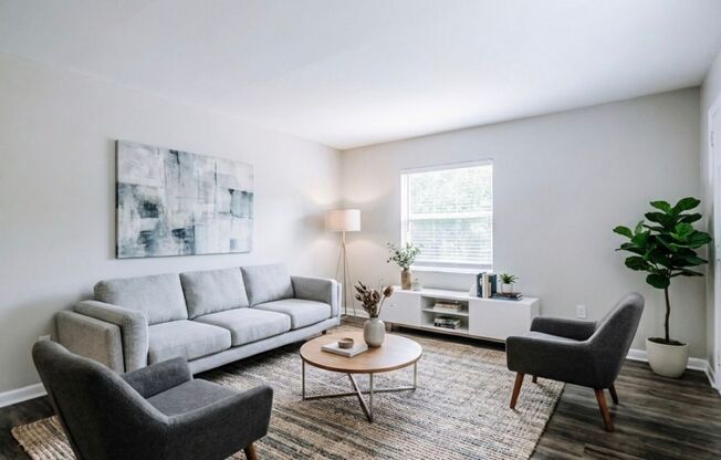 2 beds, 1 bath, 850 sqft, $1,250, Unit 00-E8