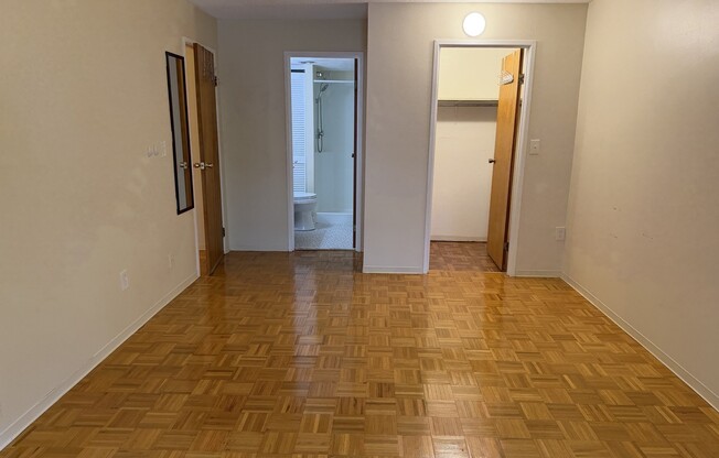 2 beds, 2 baths, 900 sqft, $3,300, Unit 3E