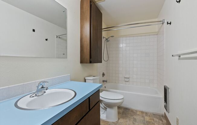 2 beds, 1 bath, 859 sqft, $1,200, Unit 4