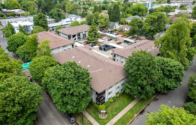 Broadway Center | Exterior