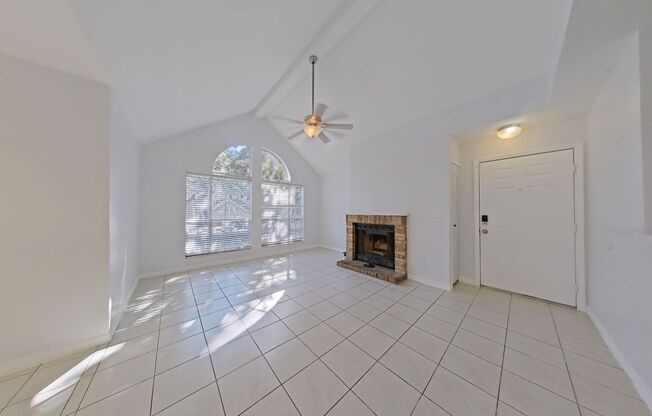 Spacious 3BR/2BA Condo in Altamonte Springs – Prime Location