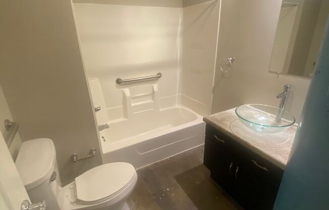 1 bed, 1 bath, 1,226 sqft, $858, Unit 202