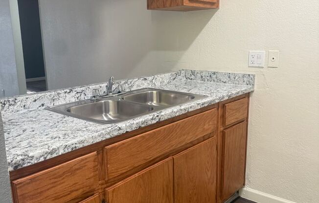 2 beds, 1 bath, $1,345, Unit 65