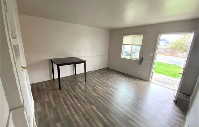 1 bed, 1 bath, 570 sqft, $975, Unit #6