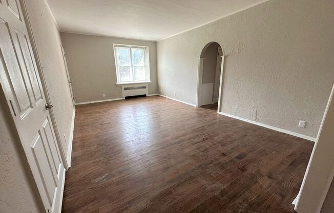 3 beds, 2 baths, 1,400 sqft, $1,750, Unit Unit 3-B