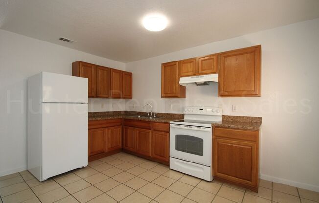 2 beds, 1 bath, $975, Unit Unit A