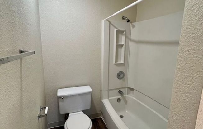 2 beds, 2 baths, 948 sqft, $1,795, Unit 52