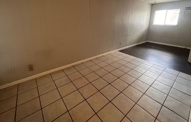 Studio, 1 bath, 400 sqft, $945, Unit 203