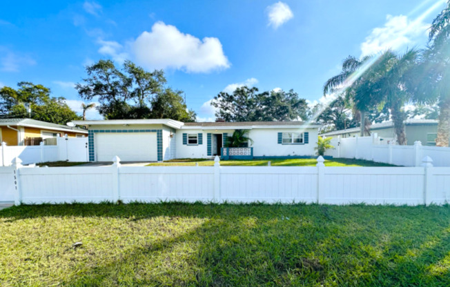 1501 CARLOS AVE