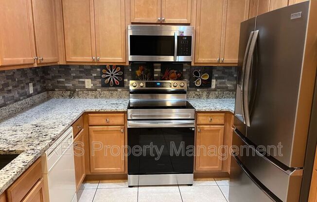 2496 GRAND CENTRAL PKWY