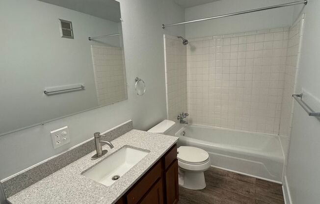 1 bed, 1 bath, 700 sqft, $1,095, Unit #205