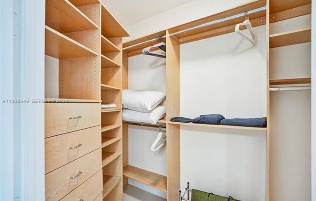3 beds, 3.5 baths, $12,050, Unit # 1604