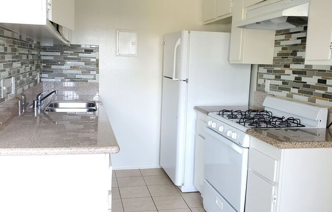 120 - 801 E Palmer Ave