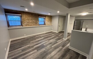 835-GA West Barry Ave.