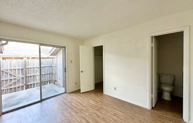 1 bed, 1 bath, 406 sqft, $650, Unit APT B