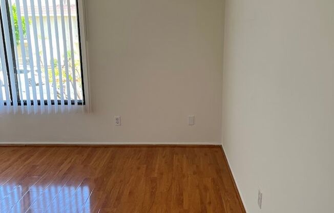 2 beds, 1 bath, $2,750