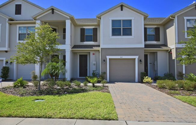 Modern 3/2.5 Spacious Townhome with Gorgeous Lake Views and 1 Car Garage in Thornbrooke - Sanford!