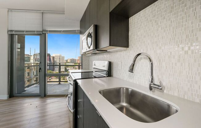 1 bed, 1 bath, $2,399, Unit # 904