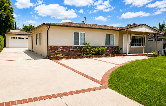 Beautiful 4 bedroom 2.5 bath house