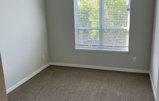 2 beds, 2 baths, 876 sqft, $1,415, Unit 500-304