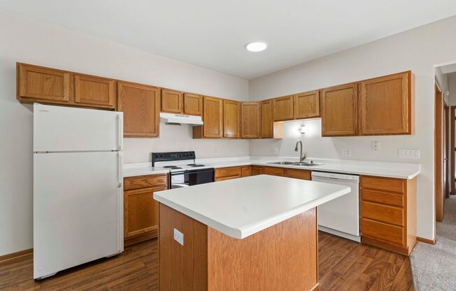 2 beds, 2 baths, 1,030 sqft, $1,695, Unit 820-605