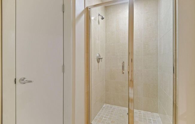 2 beds, 2 baths, $3,300, Unit # 105