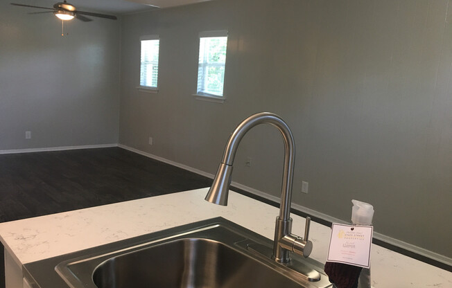 Studio, 1 bath, 380 sqft, $1,095, Unit 201