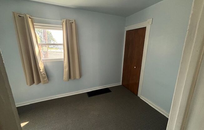 2 beds, 1 bath, $995