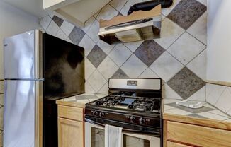1 bed, 1 bath, 800 sqft, $895, Unit 1402
