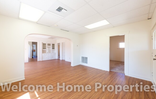 512 S College Ave