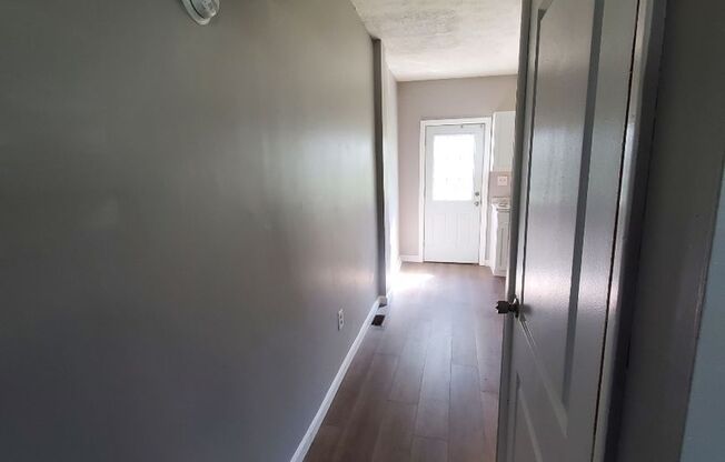 2 beds, 1 bath, 1,000 sqft, $925, Unit 605