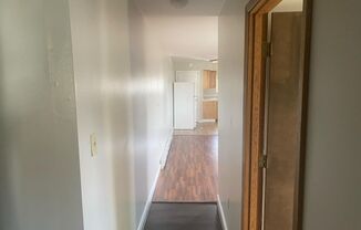 2 beds, 1 bath, $850, Unit #3