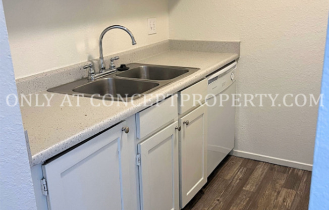 2 beds, 1 bath, 580 sqft, $1,249, Unit B3