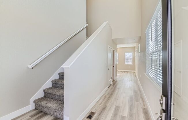 IMMACULATE BRAND NEW TOWNHOME- AVAILBLE NOW!