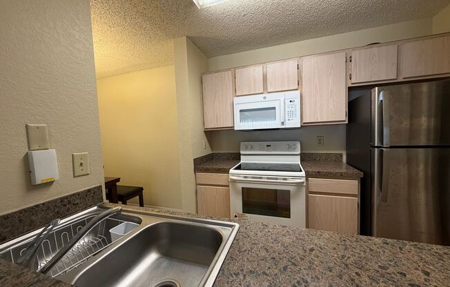 2 beds, 2 baths, $1,400, Unit Apt 713