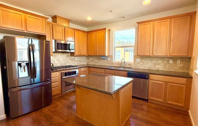 $4,250 / Stunning 3BR/2BA Family Home in Fremont