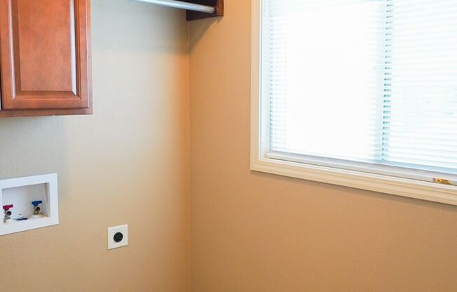 3-Bed Duplex w Garage + Fenced Yard