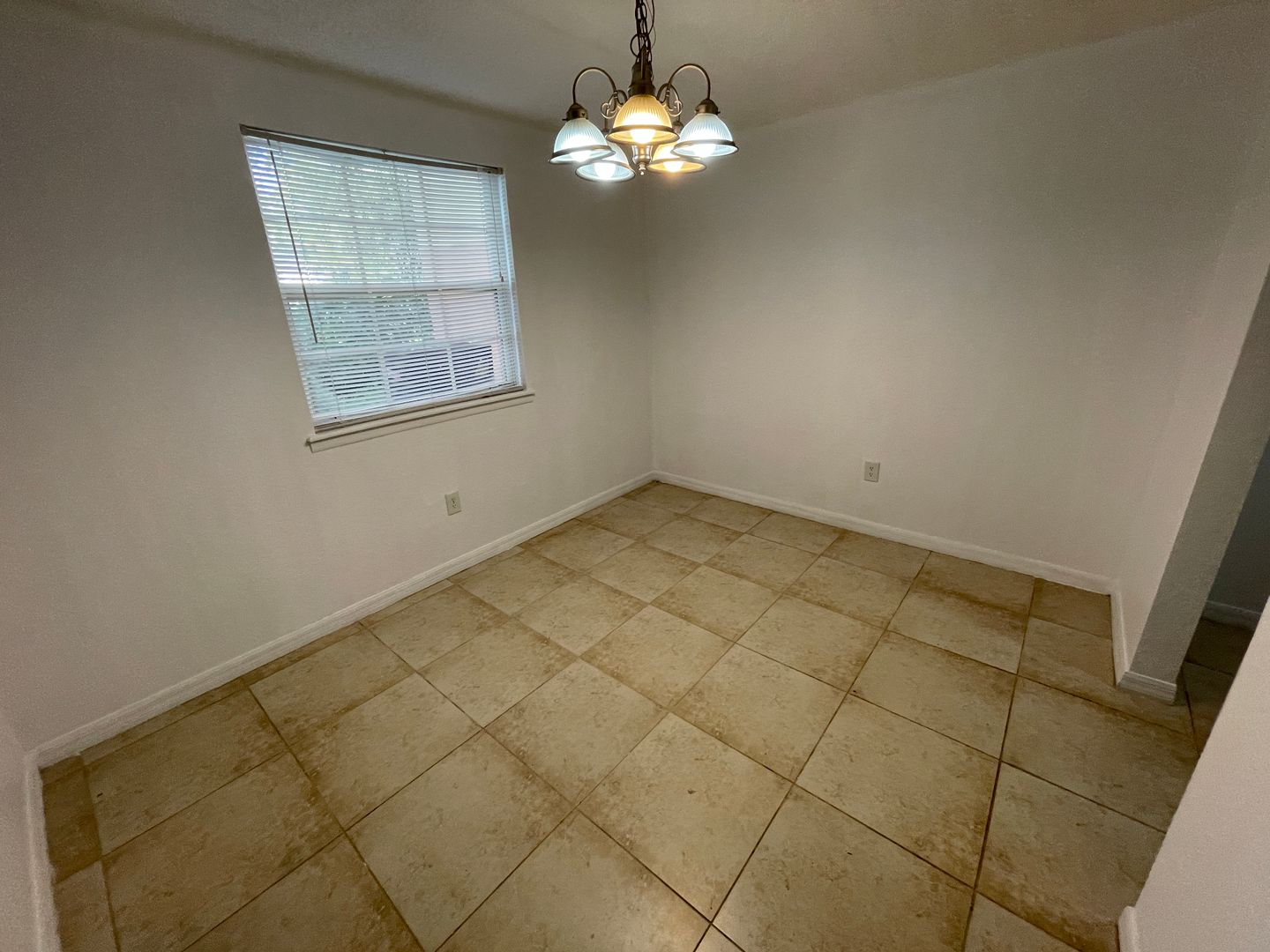 2 Bedroom/2 Bathroom 1st Floor Condo at Cypress Pointe AVAILABLE NOW!