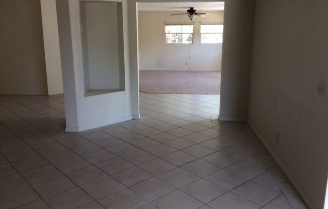 East Ventura spacious 4 bedrooms with one bedroom downstairs