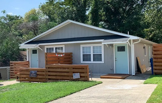 Charming Durham duplex is waiting for you to move in!