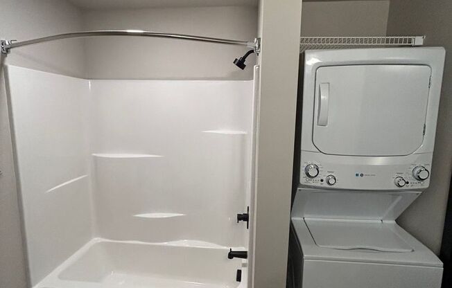 1 bed, 1 bath, 458 sqft, $1,375, Unit 215