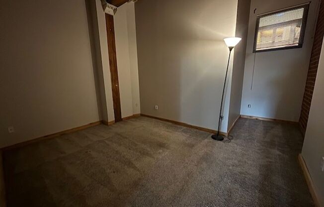 2 beds, 1.5 baths, 1,330 sqft, $1,725, Unit 438