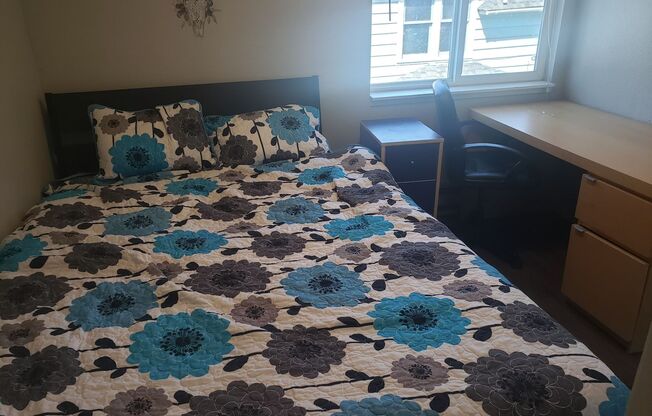 3 beds, 1.5 baths, $2,795, Unit 9