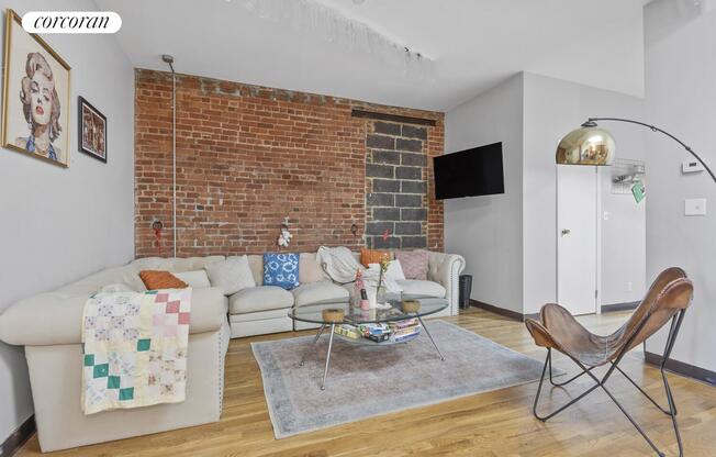 93 SEIGEL ST