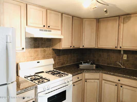 31 RED CEDAR LN