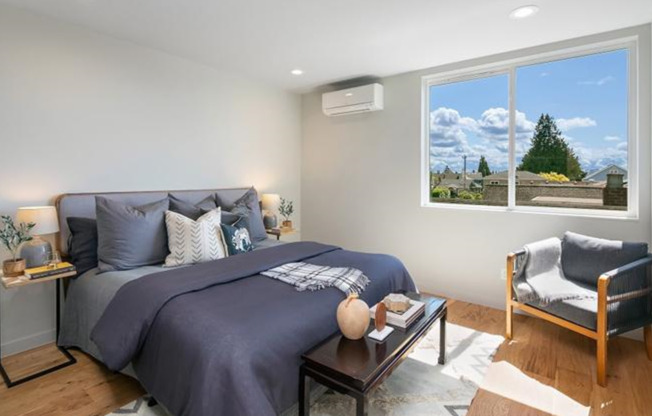 Enjoy Stunning City Views from This 2-Bedroom Seattle Gem with Sun Deck!