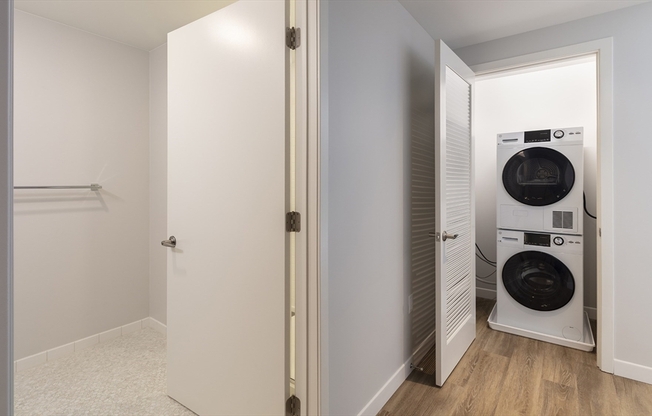 1 bed, 1 bath, 716 sqft, $4,030, Unit 406